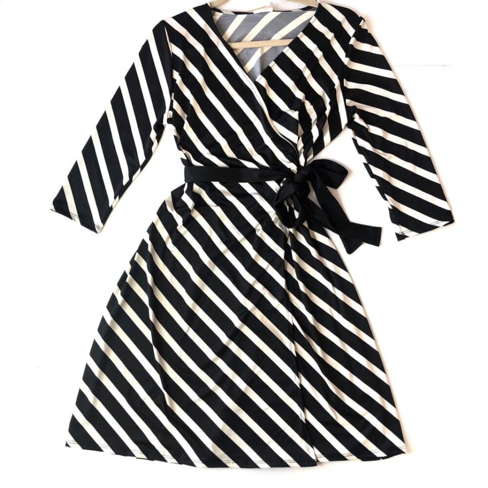 NEW LuLaRoe S Michelle True Wrap Dress Black White Stripe 3/4 Sleeve Flowy